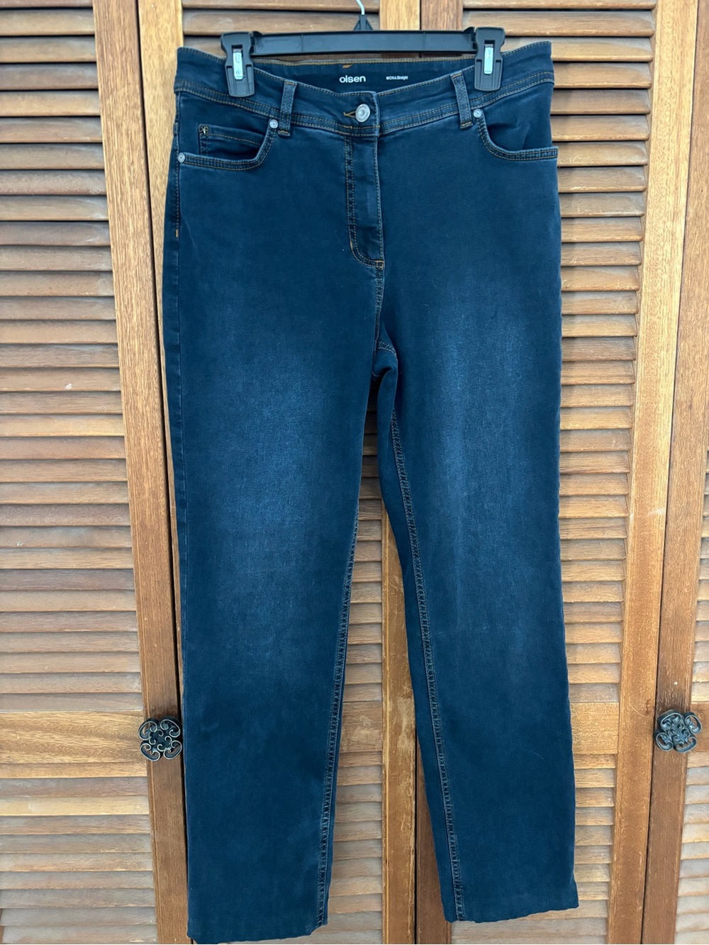 Mona straight Olsen Women's Straight Leg Jeans in Dark Blue size 31 inseam 29